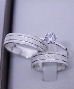 Alianças de Namoro em Prata 950 | 6mm Diamantado com 2 Frisos em Cada Canto | Modelo Amanda | Anel Solitário Incluso