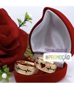 Par De Alianças Aço Cirúrgico Banhado A Ouro 18k - 8mm MOD 63