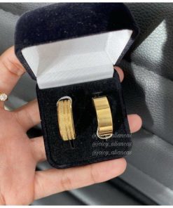 Par De Alianças Aço Cirúrgico Banhado A Ouro 18k - 8mm - Diamantado Masculino Liso.