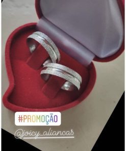 Par De Alianças Prata Em Aço Cirúrgico 6mm Tradicional Diamantado Com Friso No Meio