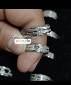 Par De Alianças Prata Em Aço Cirúrgico 6mm Feminino Diamantado C/ Coração Vazado Masculino Fosco Lixado