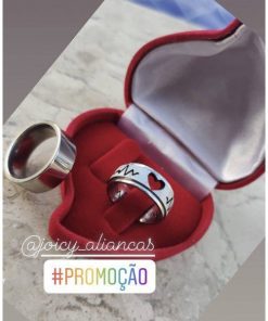 Par De Alianças Prata Em Aço Cirúrgico 8mm Fem C/ Coração E Masc Polido