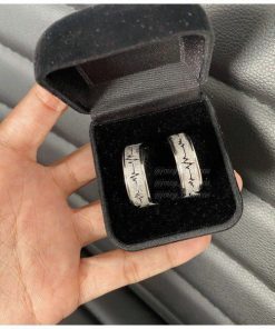 Par De Alianças Prata Em Aço Cirúrgico 8mm Diamantado Batimentos Cardíacos