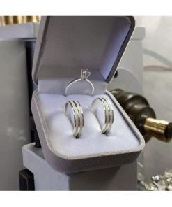 Alianças de Namoro em Prata 950 | Modelo Ariana | Semi Anatômico 6mm Reto com 2 Frisos