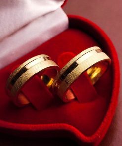 Par De Alianças Aço Cirúrgico Banhado A Ouro 18k - 6mm- Friso Lateral Modelo Fosco