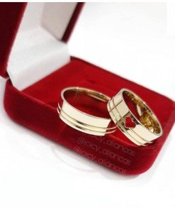 Alianças de Casamento 8mm | Modelo Kelly | Moedas Antigas com 2 Frisos Laterais e Coração Vazado na Feminina