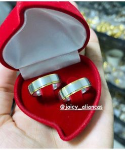 Par De Alianças Prata Em Aço Cirúrgico 6mm Prata E Dourado Liso