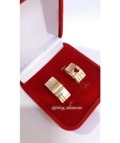 Alianças de Casamento 8mm | Modelo com 2 Frisos Laterais | Feminina com Coração Vazado | Masculina 2 Frisos Laterais